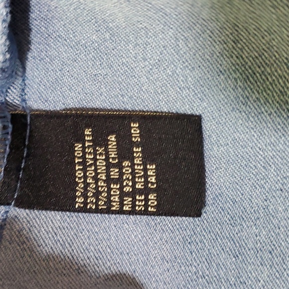 DG2, light wash denim jacket. - Picture 7 of 8